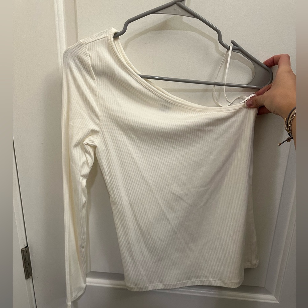 Single shoulder off white/cream long sleeve
